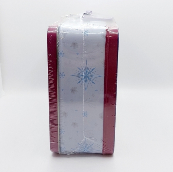 Disney Frozen 24 piece Puzzle in Lunchbox - Picture 3 of 5